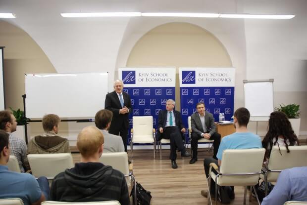 Карл Більдт провів лекцію у Київській Школі Економіки