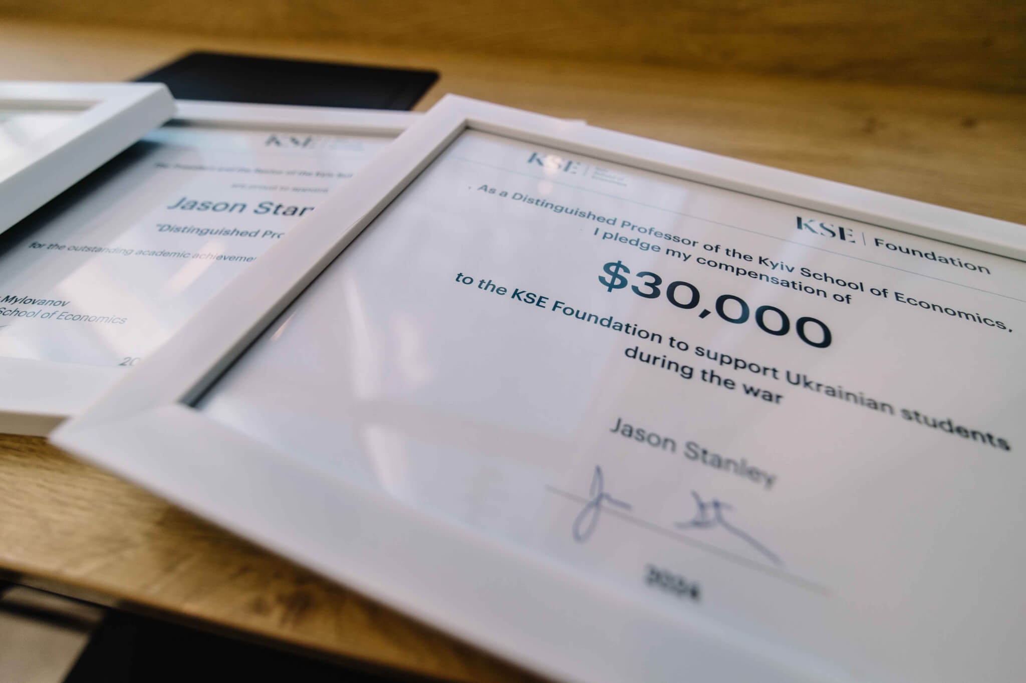Jason Stanley, an honorary professor at KSE, donated his compensation to the KSE Foundation and the Come Back Alive Foundation